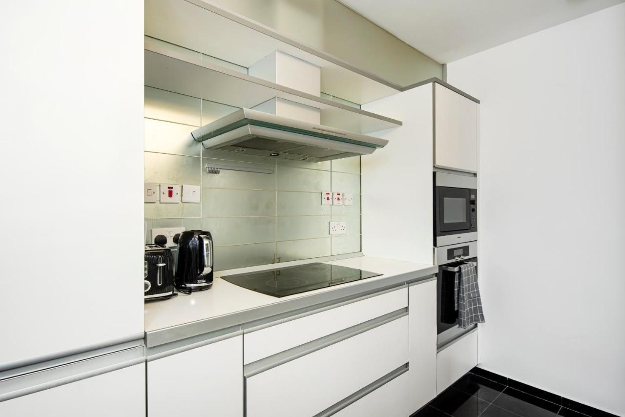 Large And Central 2 Bed Лондон Экстерьер фото