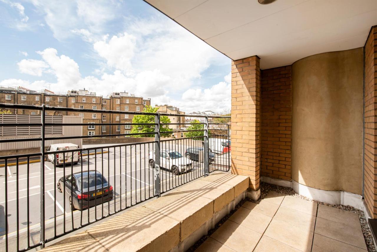 Large And Central 2 Bed Лондон Экстерьер фото