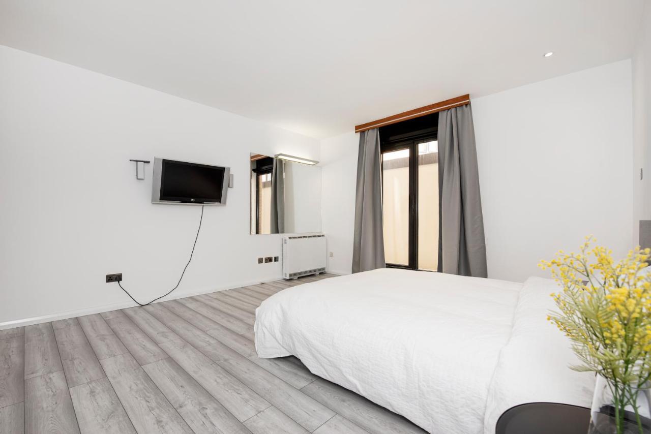 Large And Central 2 Bed Лондон Экстерьер фото